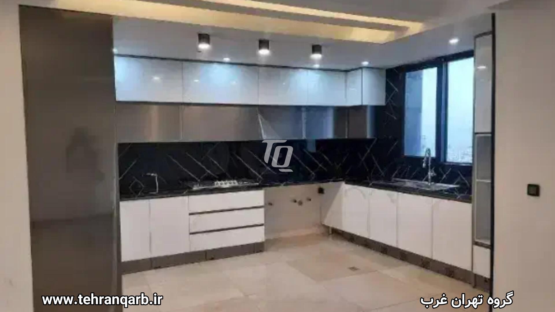 داخل آشپزخانه