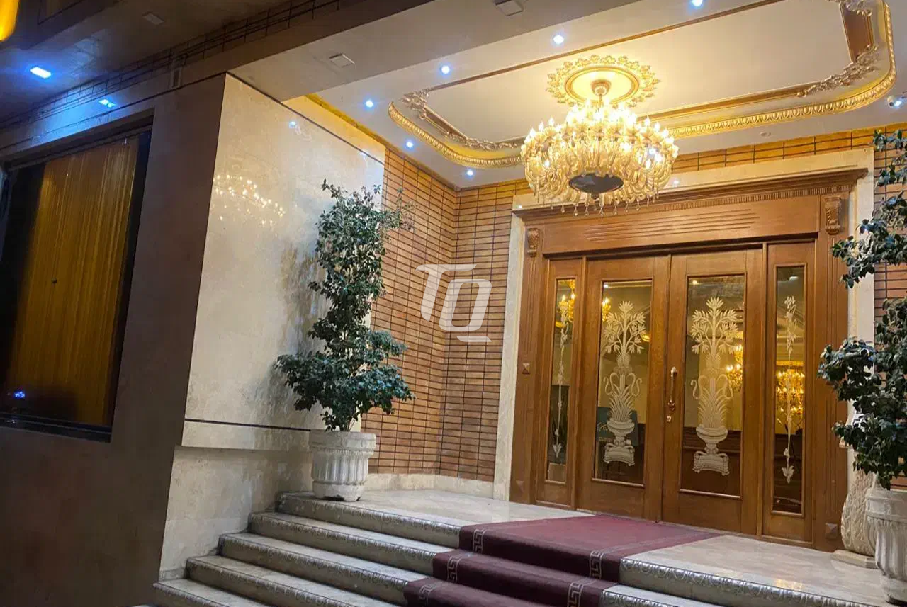 ورودی رونیکا پالاس بام پونک